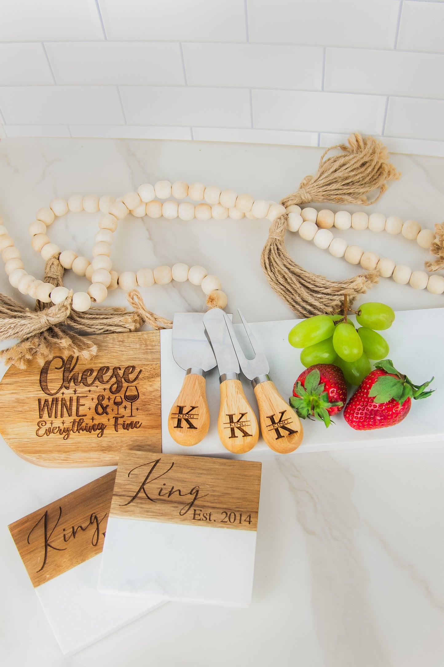 White Marble & Acacia oval wood serving board set