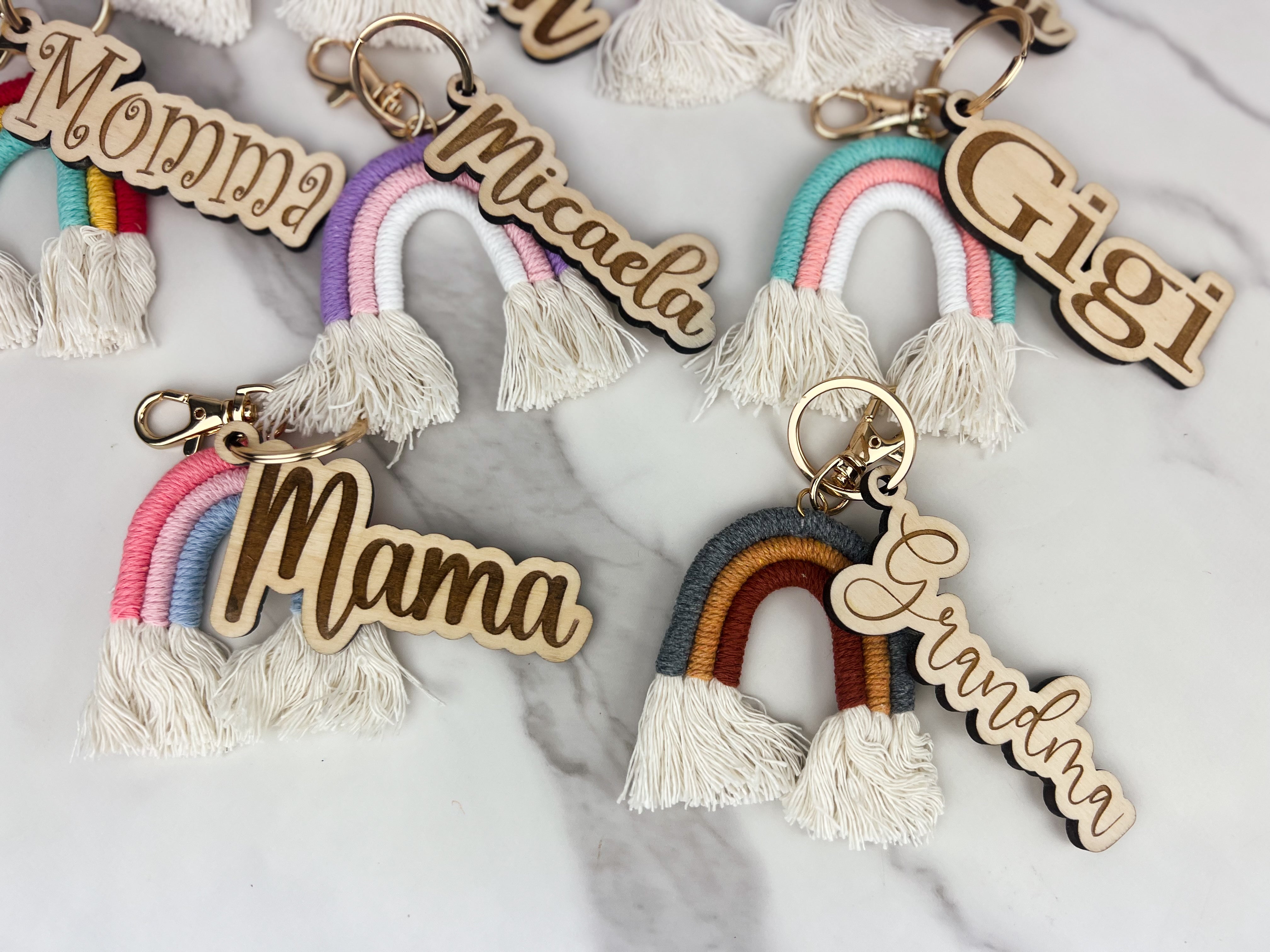 Customized fashion wooden keychains